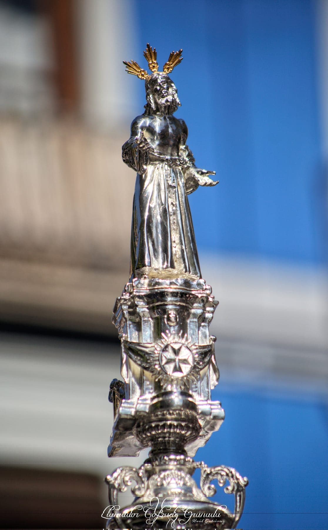 El remate de plata con la figura de Jesús Despojado